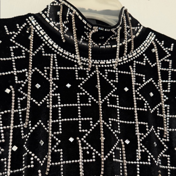 Banjul Black and Silver Patterned Long Sleeve Dress - Picture 5 of 9